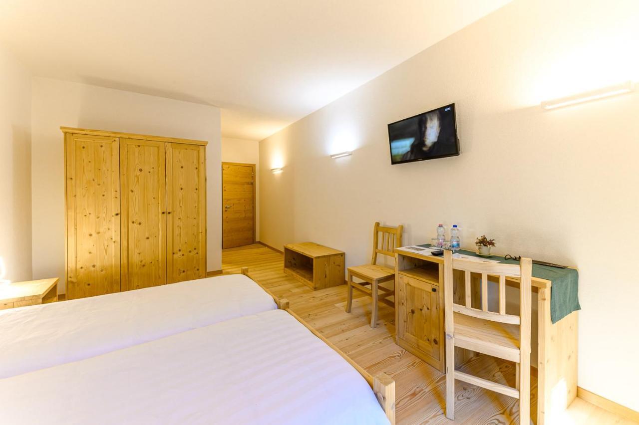 Hotel Centrale, Typically Swiss Poschiavo Exterior foto