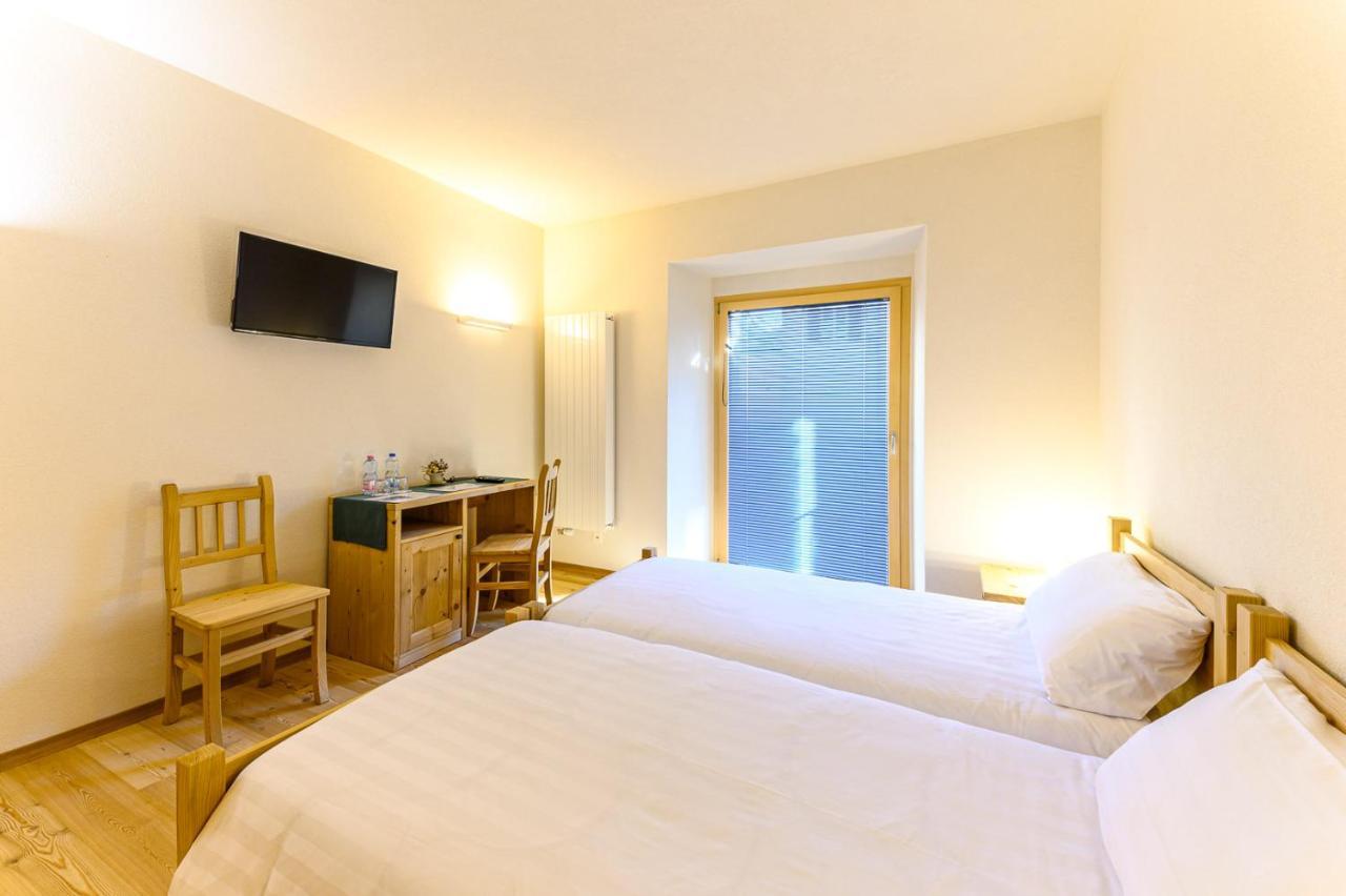 Hotel Centrale, Typically Swiss Poschiavo Exterior foto